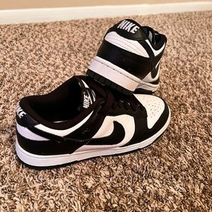 Nike sneakers 7.5